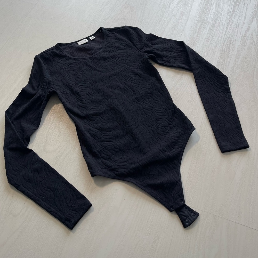WORN ONCE - Aritzia Shapless Black Longsleeve Bodysuit Size XS